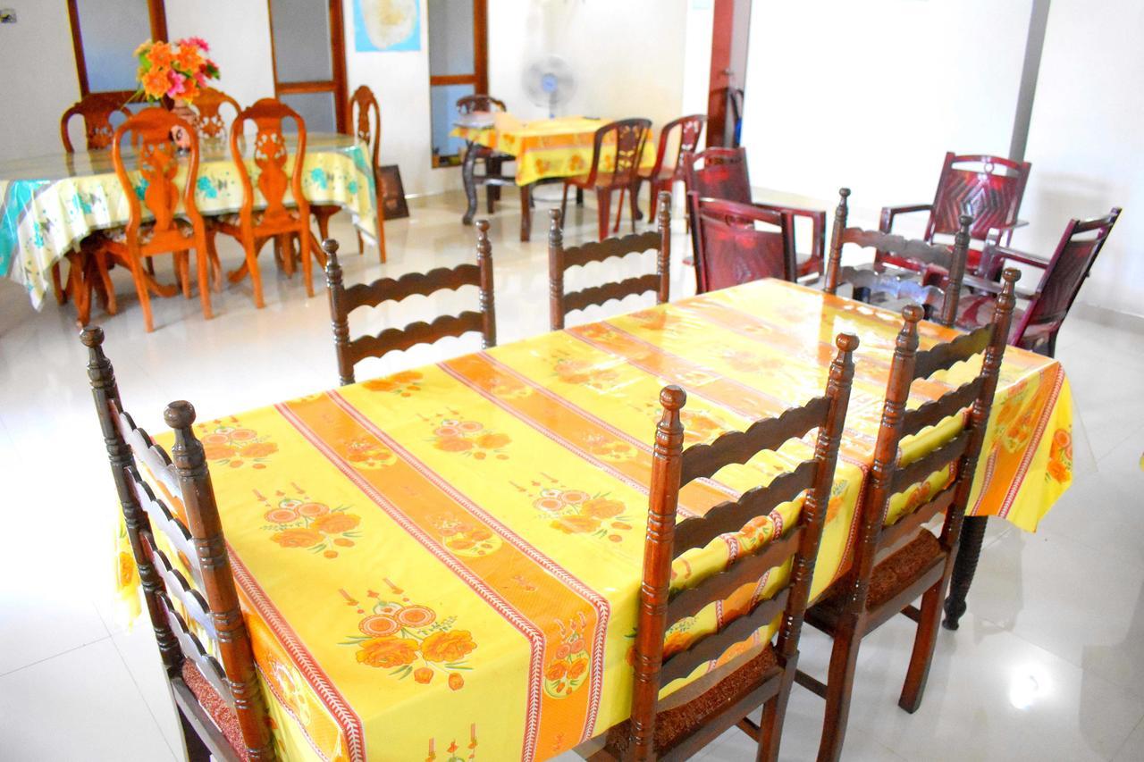 Hotel Lion Rest Anuradhapura Zewnętrze zdjęcie